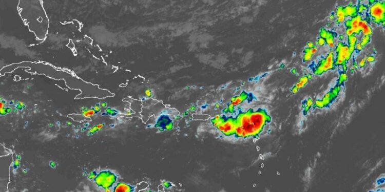 Aguaceros y tormentas eléctricas esta tarde hacia el interior