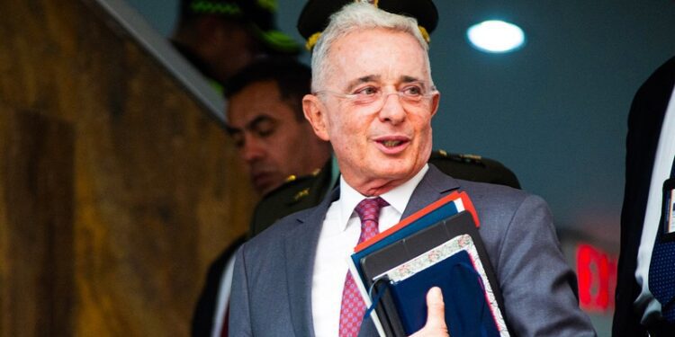 Álvaro Uribe es absuelto de todos los delitos