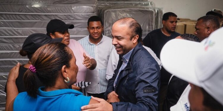 Fundación Refidomsa lleva ayuda a familias afectadas por las lluvias en el Distrito Nacional y Haina