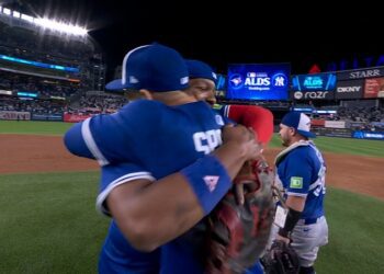 ¡Toronto a la SCLA! Azulejos mandaron en el Juego 4 para eliminar a Yankees
