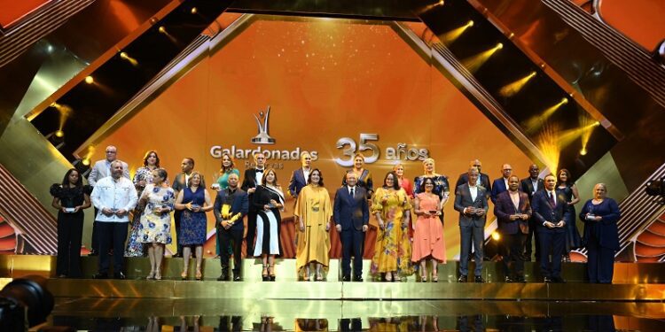 Banreservas reconoce trayectoria de 582 colaboradores