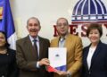 MESCyT entrega 50 becas a estudiantes del Instituto Global de Altos Estudios en Ciencias Sociales