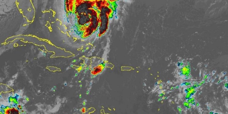 Vaguada inducida por el huracán Melissa mantiene condiciones lluviosas en distintos sectores