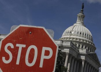 Revelan las primeras cifras de avisos de despido enviados en el paralizado Gobierno estadounidense