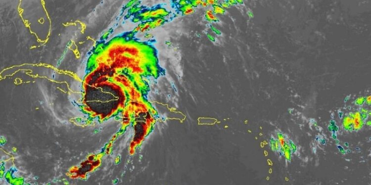 Aguaceros moderados a fuertes y tormentas eléctricas por efectos indirectos de Melissa