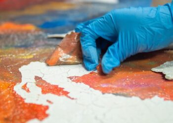 DNCD detecta cocaína impregnada en varios cuadros de pintura