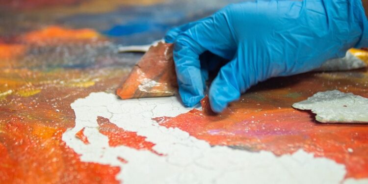 DNCD detecta cocaína impregnada en varios cuadros de pintura