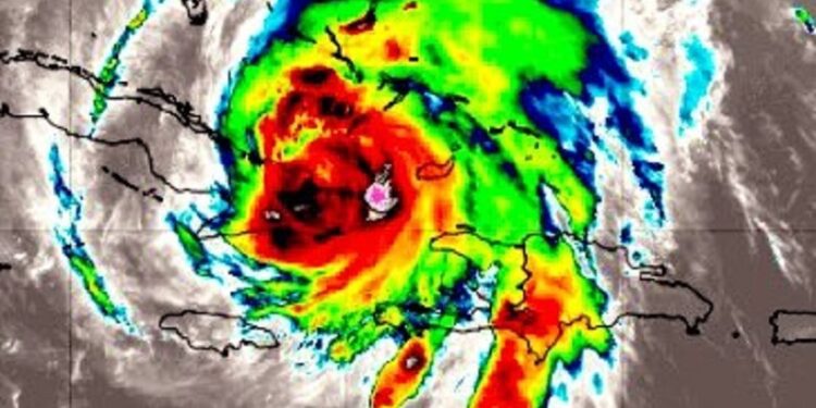 Melissa continúa moviéndose sobre el Este de Cuba