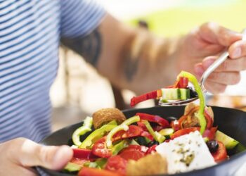 Experto de Harvard revela las claves para una mejor alimentación