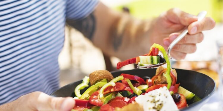 Experto de Harvard revela las claves para una mejor alimentación