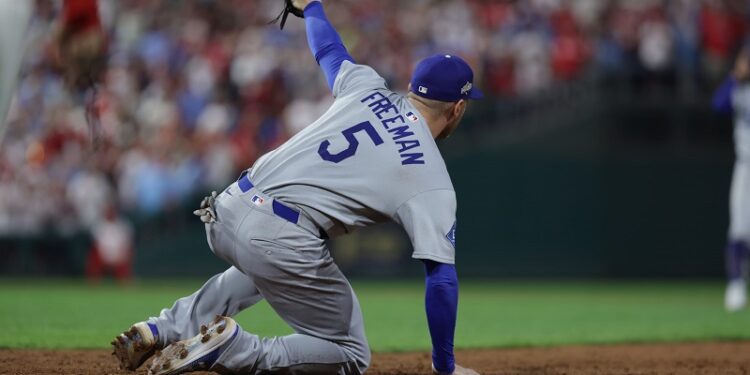 Tintos en sangre, Dodgers prevalecen en Filadelfia y viajan a L.A. arriba 2-0