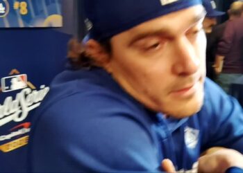 Kike empata récord de partidos de postemporada en los Dodgers