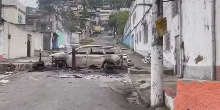 Escenas de guerra en el megaoperativo policial más letal de Río de Janeiro (VIDEOS FUERTES)