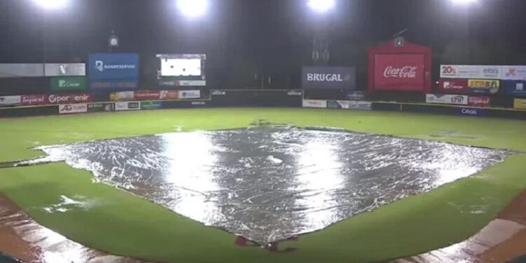 Primer juego pospuesto por lluvia 2025-26