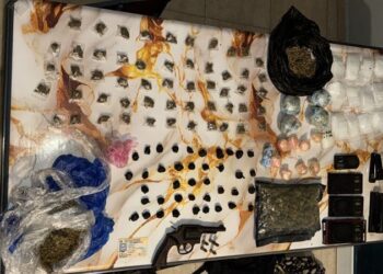 Arrestan a “El Maestro”, “Goro” y “Soldo”; les ocupan arma ilegal y sustancias controladas