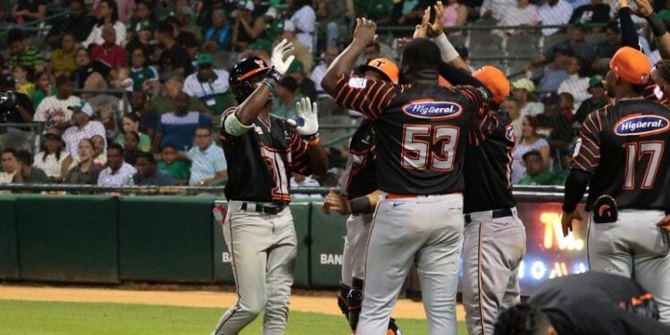 Celestén debuta con HR pero Toros caen en SPM