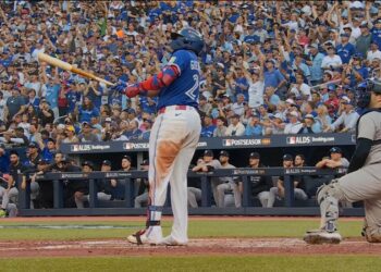 Cinco cifras clave que explican el ardiente octubre de Vlad Jr.