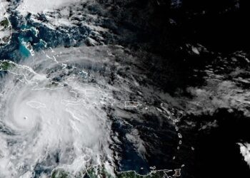 Huracán Melissa, categoría 5, se mueve hacia el noroeste