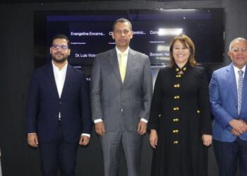 Indotel y ABA anuncian campaña en EEUU para orientar sobre envío de remesas
