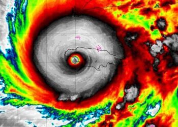 El superhuracán Melissa toca tierra en Jamaica