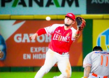 Leones caen 4-3 frente a Toros en el Quisqueya
