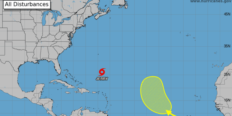 Onda tropical al sur-suroeste de las Islas de Cabo Verde produce amplia área de aguaceros