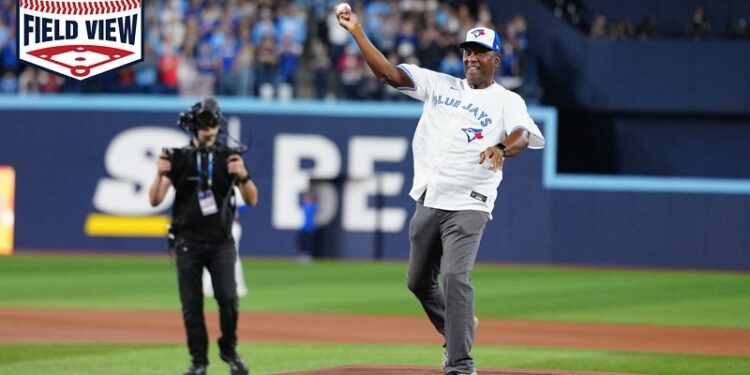 Joe Carter, autor de uno de los HR más icónicos en la historia, lanzó la primera bola