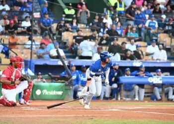 Licey se repone para extender el mal momento de los Gigantes al vencerlos 7-4