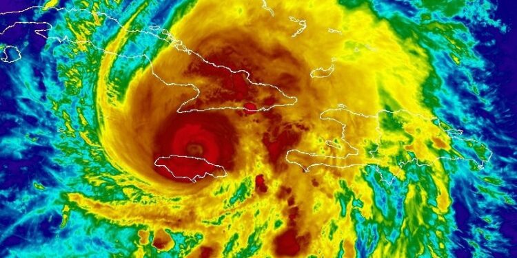 Melissa se fortalece nuevamente mientras se acerca al este de Cuba, donde tocará como un huracán mayor