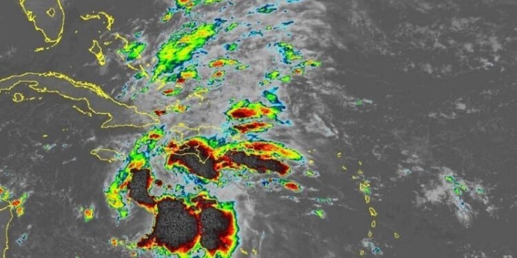 El INDOMET prevé que continuarán los aguaceros intensos con tormentas eléctricas