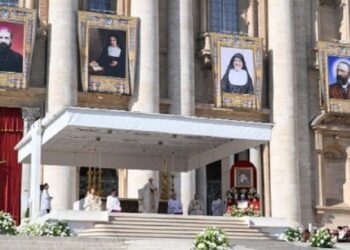 León XIV: Los santos son testigos del amor de Cristo