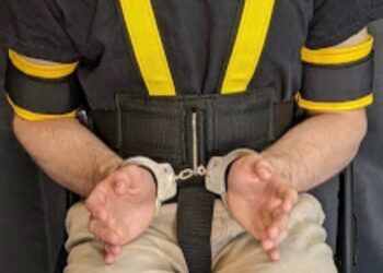 ‘El burrito’: el polémico ropaje usado en EE.UU. para inmovilizar a migrantes deportados