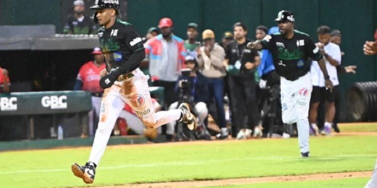 Sanó empuja cuatro y Estrellas se recuperan tras perder una notable ventaja