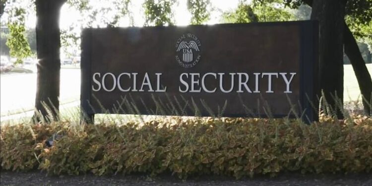 El Seguro Social anuncia un aumento del 2.8 por ciento en los beneficios para 2026