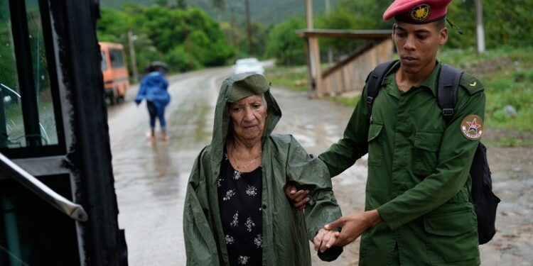 El superhuracán Melissa toca tierra en Cuba