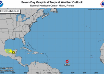 Más definida área de baja presión al este de las Islas de Barlovento, se forma tormenta Jerry
