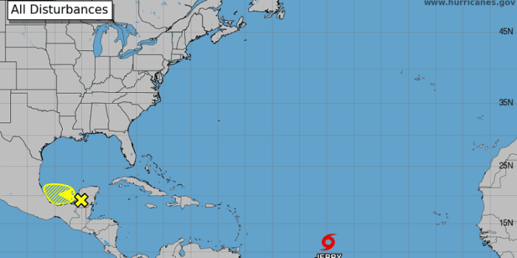 Más definida área de baja presión al este de las Islas de Barlovento, se forma tormenta Jerry