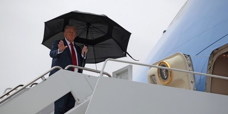 Trump parte hacia Oriente Medio para ultimar el acuerdo de paz sobre Gaza