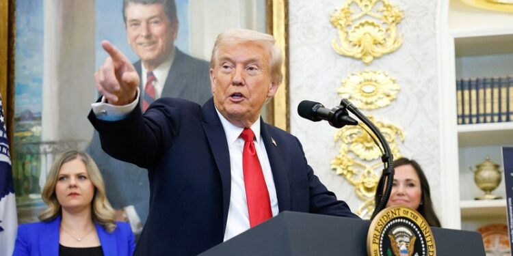 Trump llama a Petro «líder del narcotráfico»