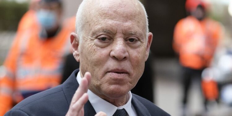 Critica al presidente en redes sociales y es condenado a muerte