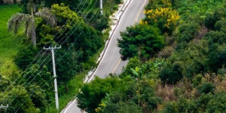 Abinader inaugura varias carreteras en San Juan 