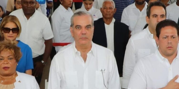 Presidente Abinader entrega 360 nuevos apartamentos en Ciudad Real San Luis