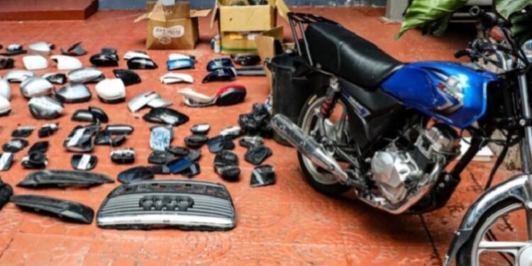 Desmantelan red que robaba y vendía piezas de vehículos en el Gran Santo Domingo