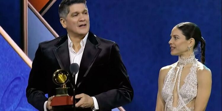 Eddy Herrera gana Latin Grammy por “Novato Apostador”
