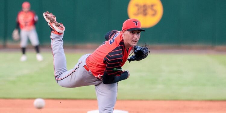 Sánchez vuelve a dominar, Lantigua y Campero jonrón en triunfo Toros