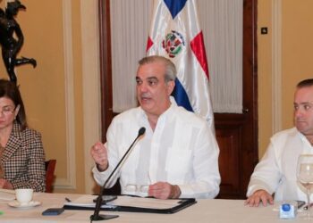 Presidente Abinader dispone aportes estatales por RD$ 12.000 millones para asistir a afectados por tormenta Melissa