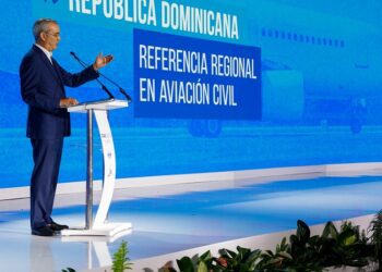 Presidente Abinader opina que “sin conectividad aérea no hay éxito en turismo”