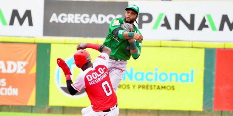 Estrellas se imponen sobre Leones en el Quisqueya