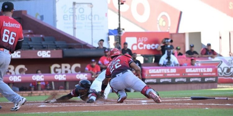 Leones caen por la mínima en partido repautado en SFM