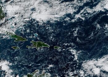 Aguaceros aislados en la tarde caluroso en la mayoría de las provincias